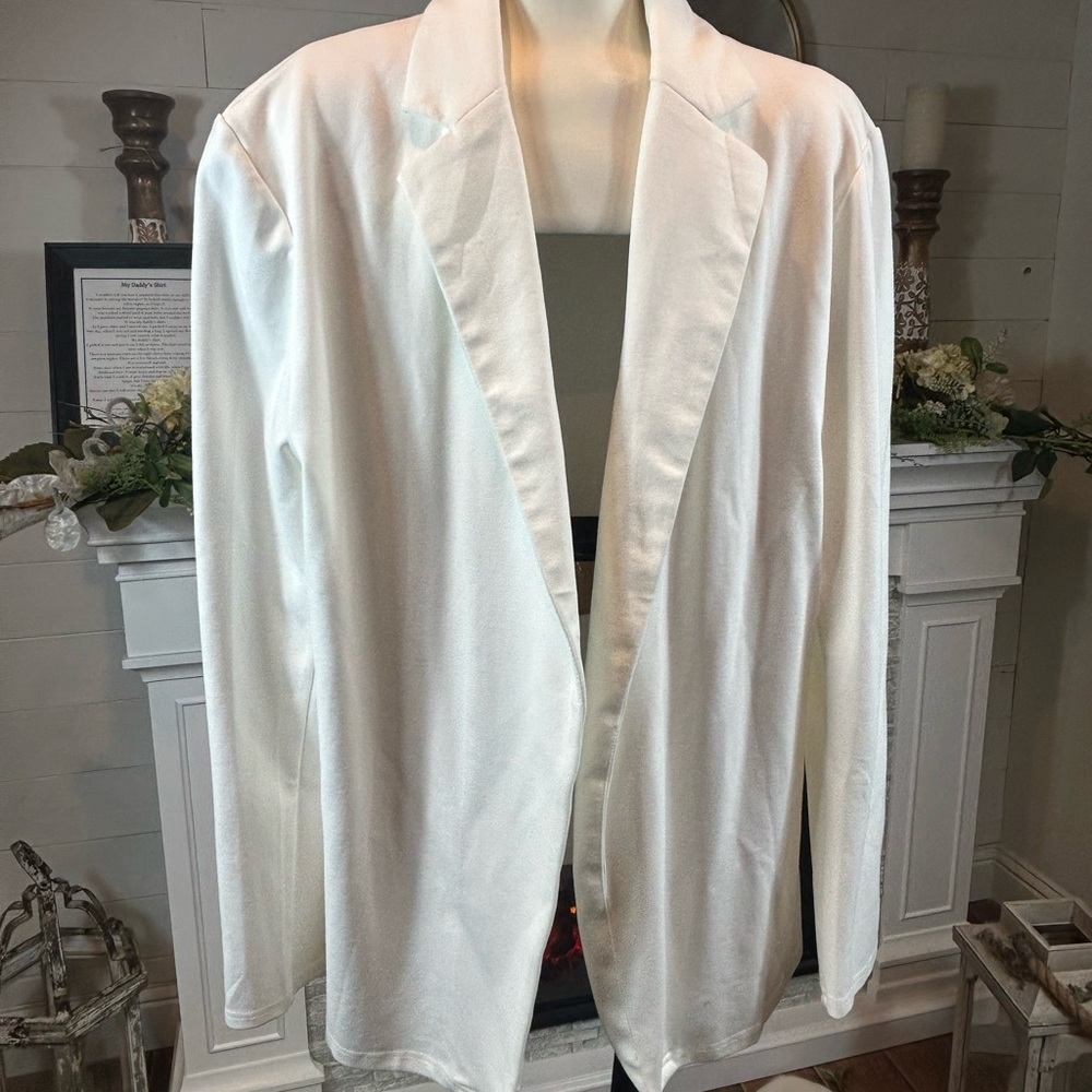 Women’s Elegant White Blazer